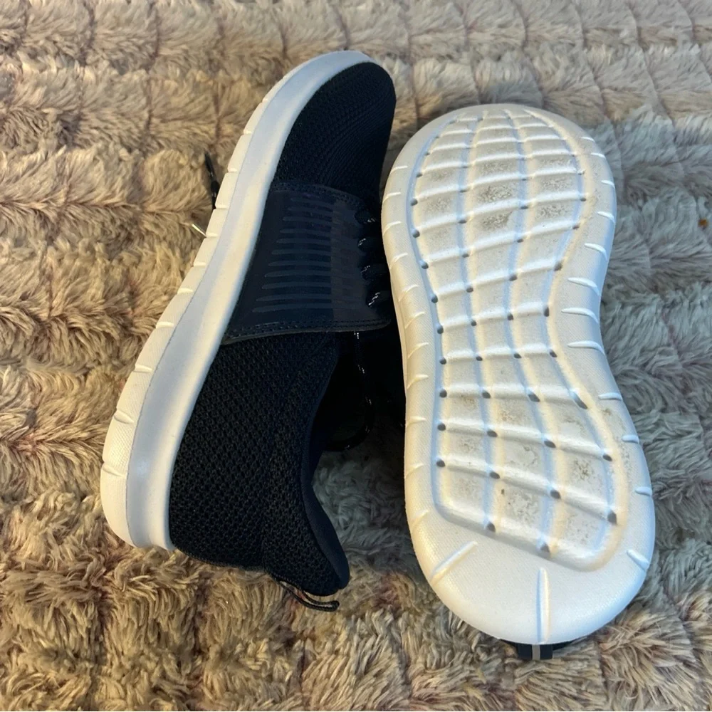 The Children's Place Girl Navy Sneakers size 4
